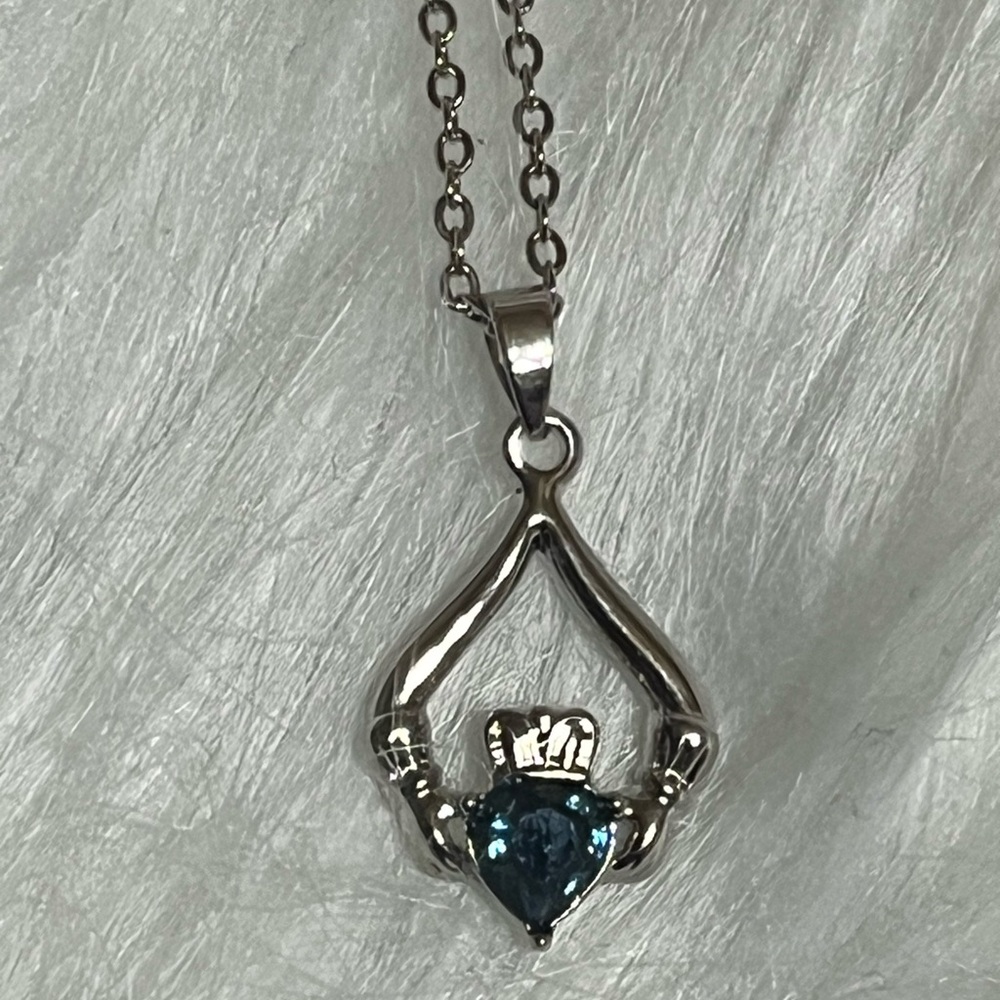 Solvar Claddaugh Necklace